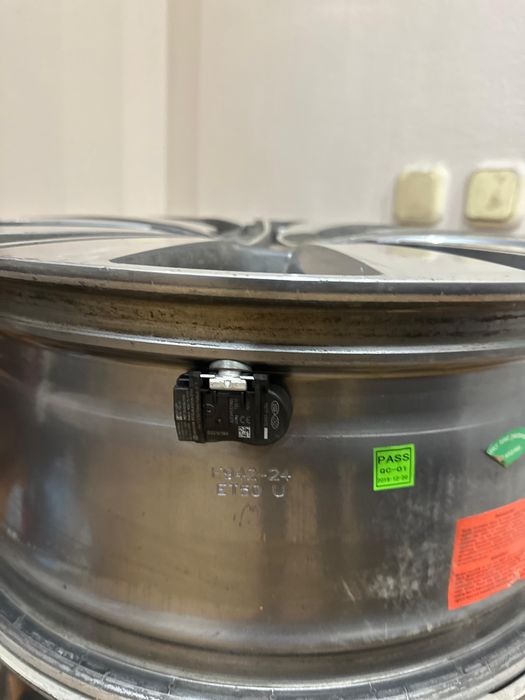 Продаю диски R19