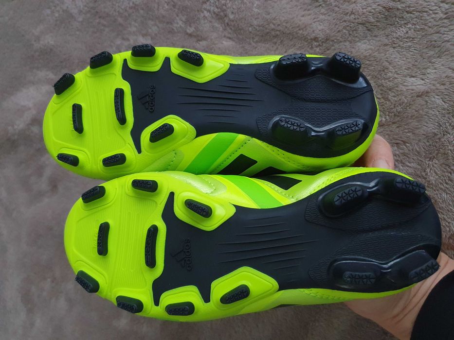 Ghete fotbal noi Adidas 28