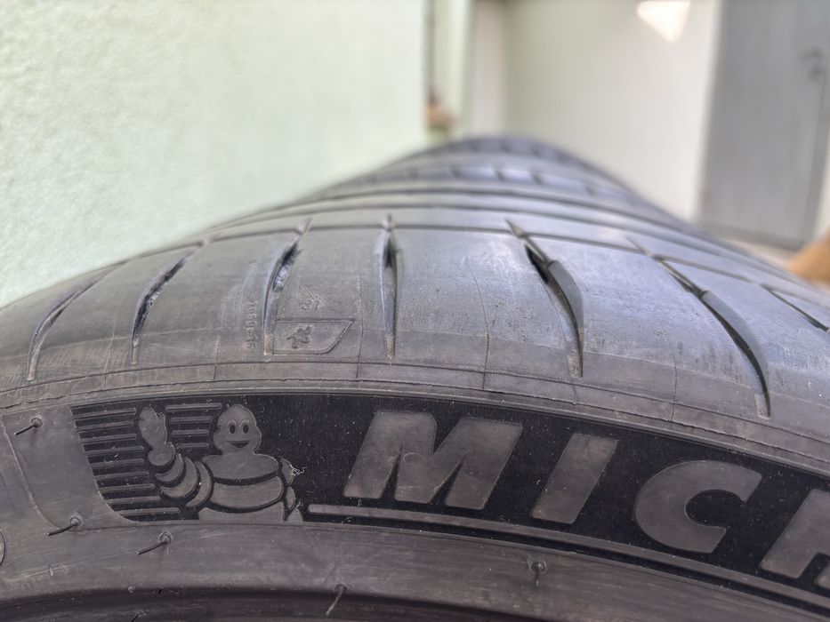 Michelin Pilot Sport 4S 275/35R21 \ 315/30/R21