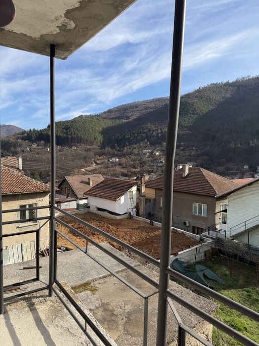 Голяма къща в град Своге