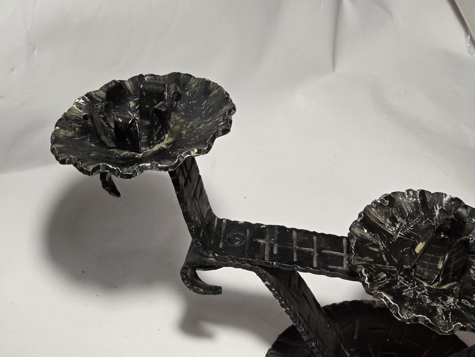 Винтидж метален свещник стар