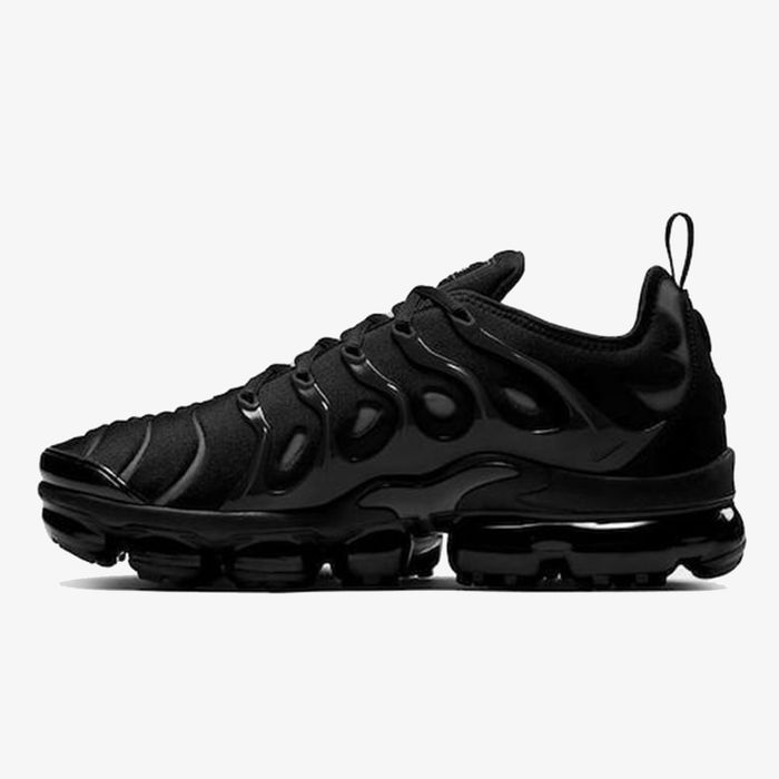 Продавам обувки nike vapormax plus