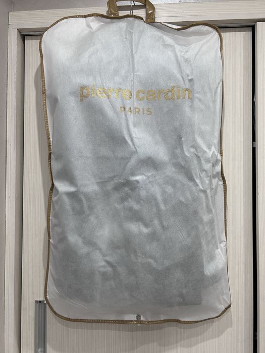 Чисто нови мъжки костюми