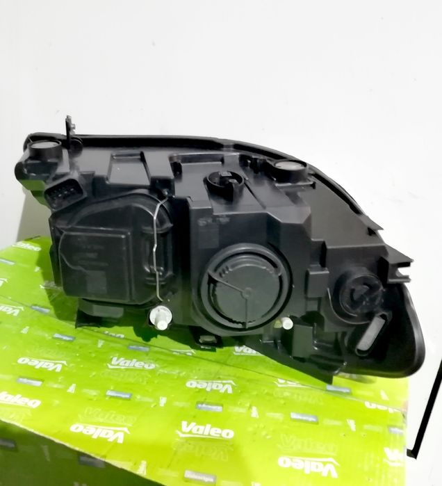 Фар Фарове за БМВ Х1 Е84 / BMW X1 E84 Bi-Xenon.