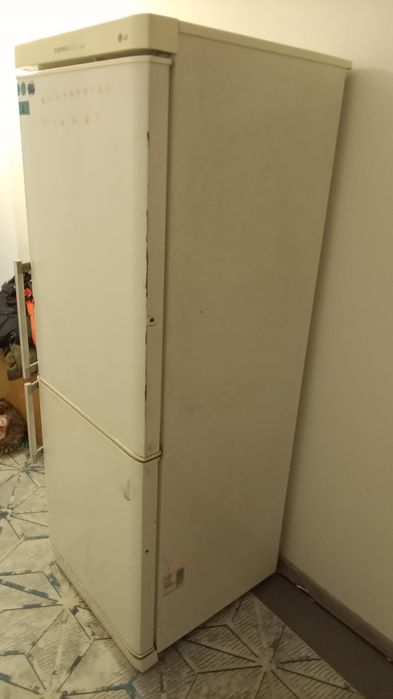 Продам холодильник на запчасти
