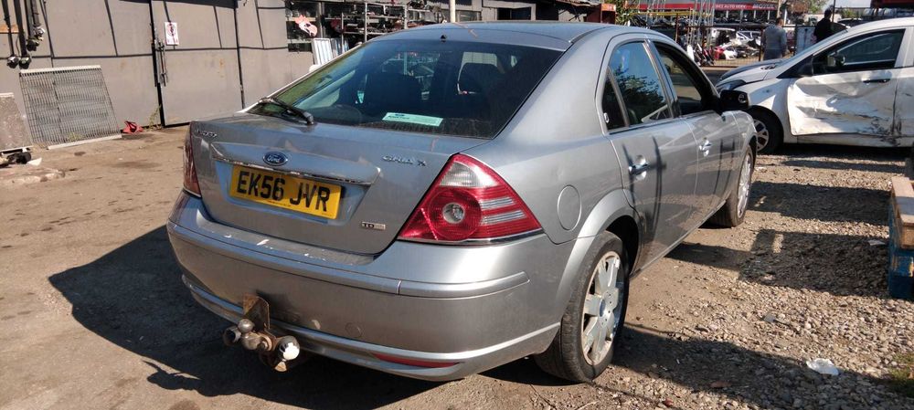 Dezmembrez Ford Mondeo MK3  GHIA 2.0 TDCi an 2006