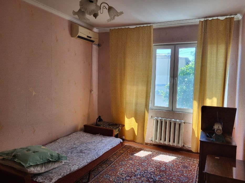 Продается 4х комнатная квартира на Юнусабаде 12 квартал.