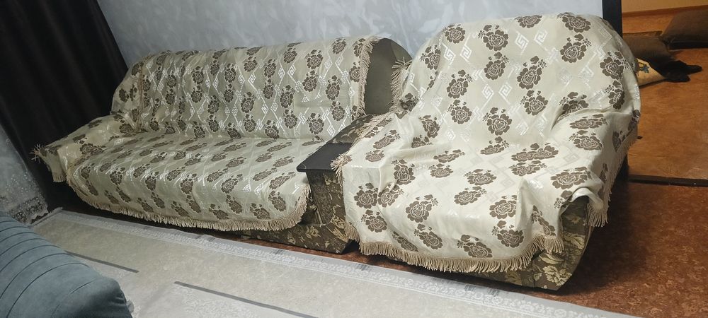 Продаётся диван.