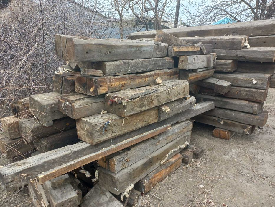 Продам шпалы б/у, доски половые, стройматериал