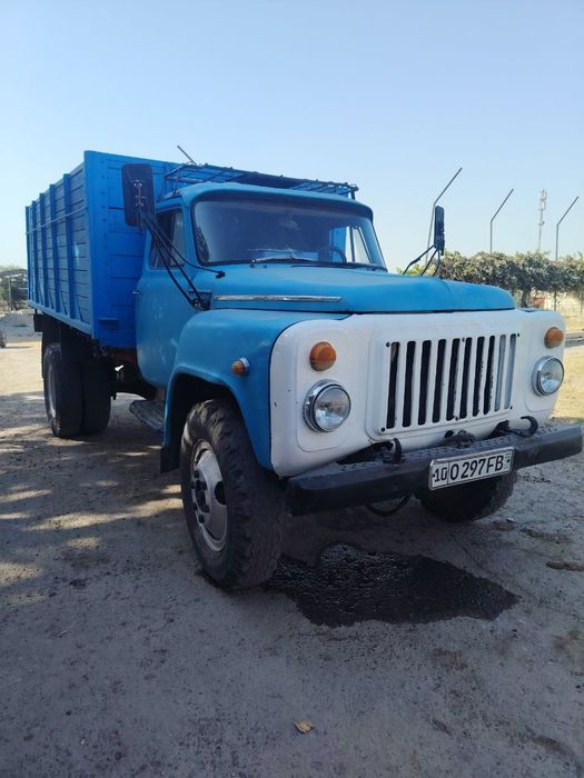 Gaz 53 yuk mashinasi sotiladi