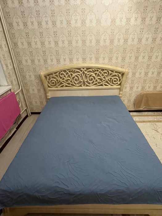 Двухспальная кровать б/у