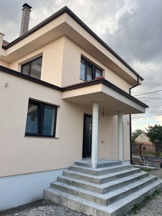 Vând jgheaburi și burlane