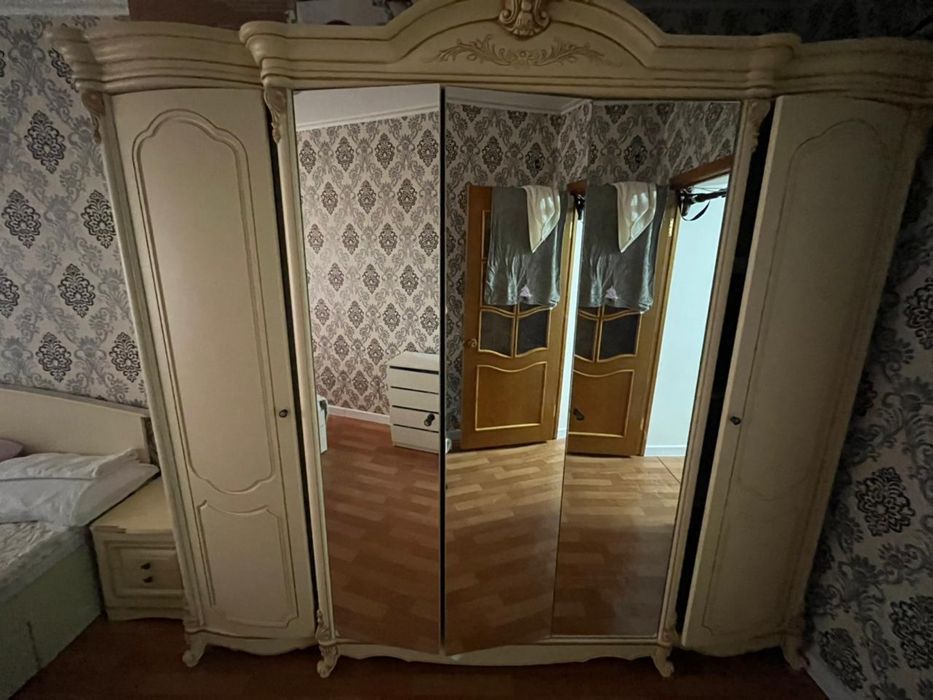 Спальний гарнитур