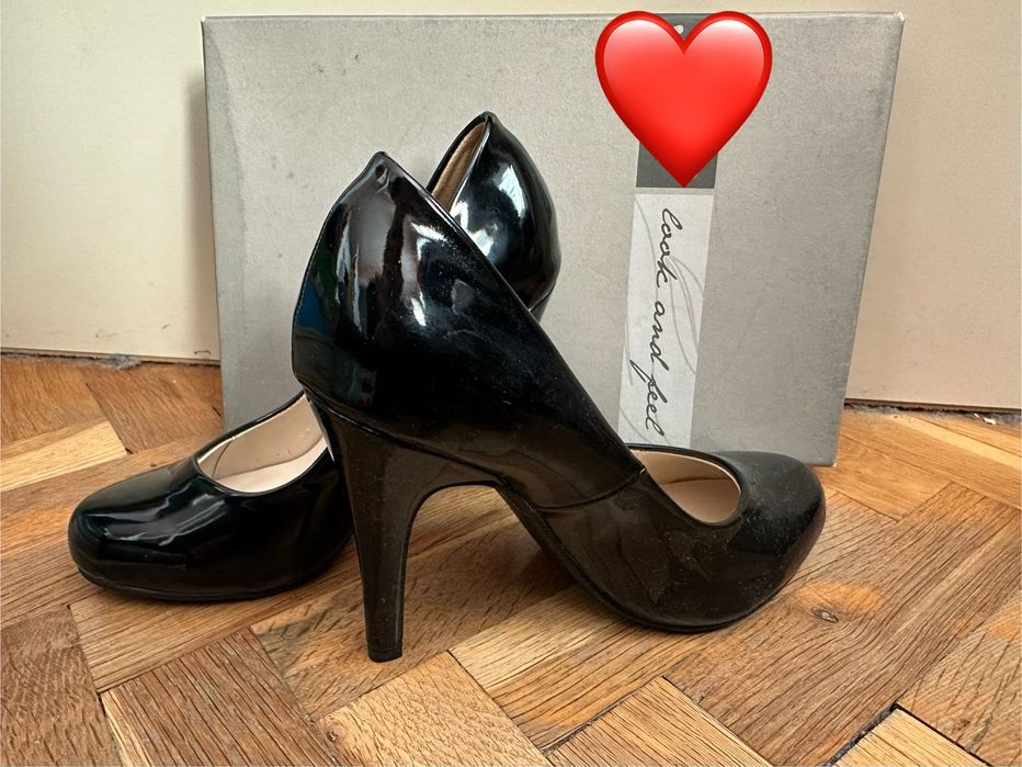 Черни лачени обувки на токче