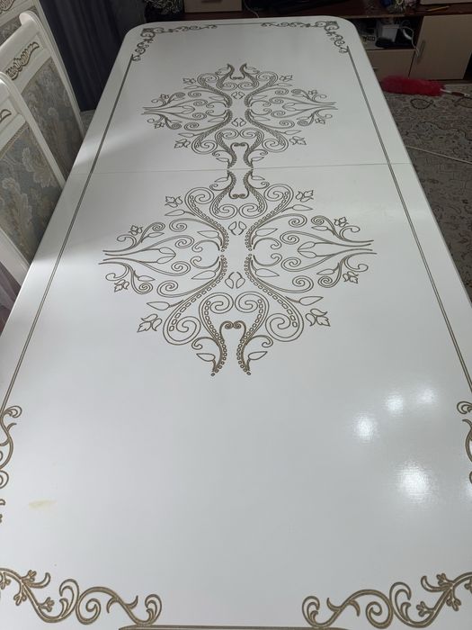 Продам обеденный стол (раздвижной)