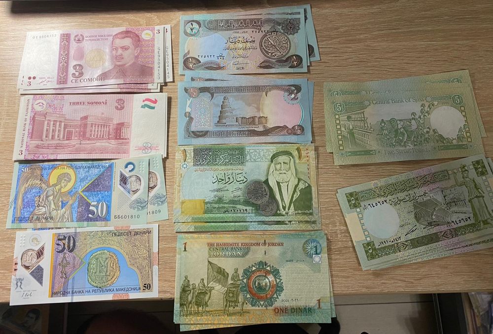 Продаётся коллекция банкнот