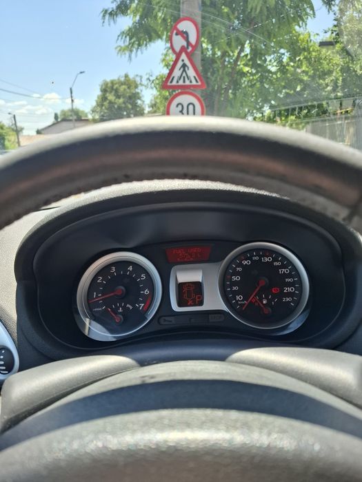 Vand Renault clio 3 cu probleme la cutie