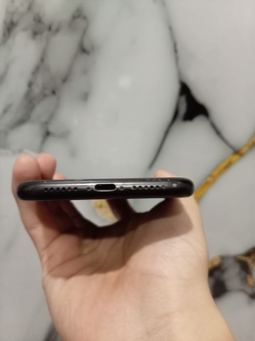 Продам Айфон 11 и идеале