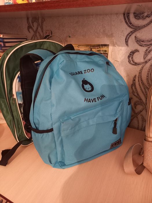 Продаются школьные портфели