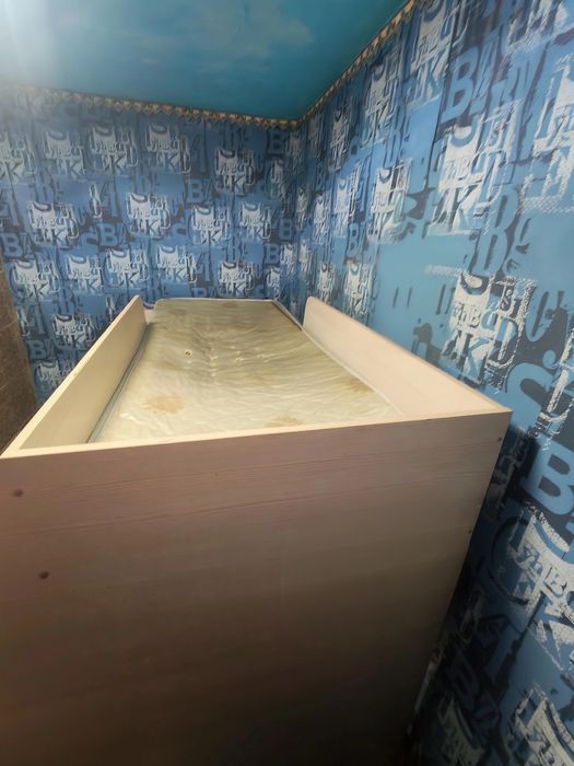 Продам 2-х ярусную кровать