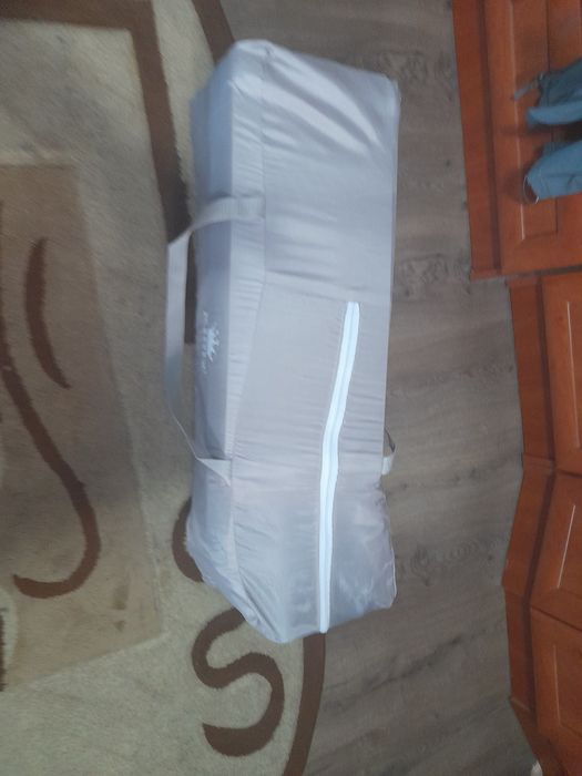 Vand pătuț pentru copii