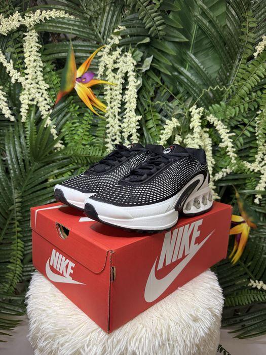 Nike Air Max DN Black White