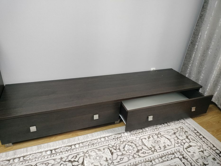 Подставка под телевизор и полка для книжек итд