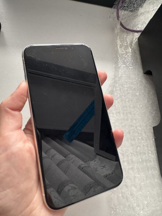 Продам Iphone 11