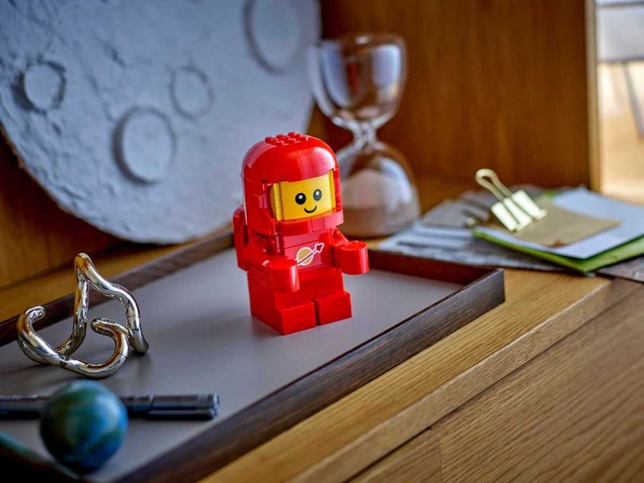 НОВО LEGO Space 40767 - Up-scaled Baby Astronaut