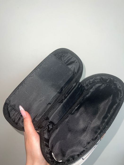 Несесер за училище