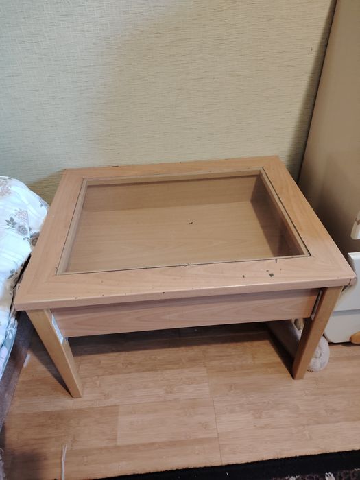 Журнальный столик