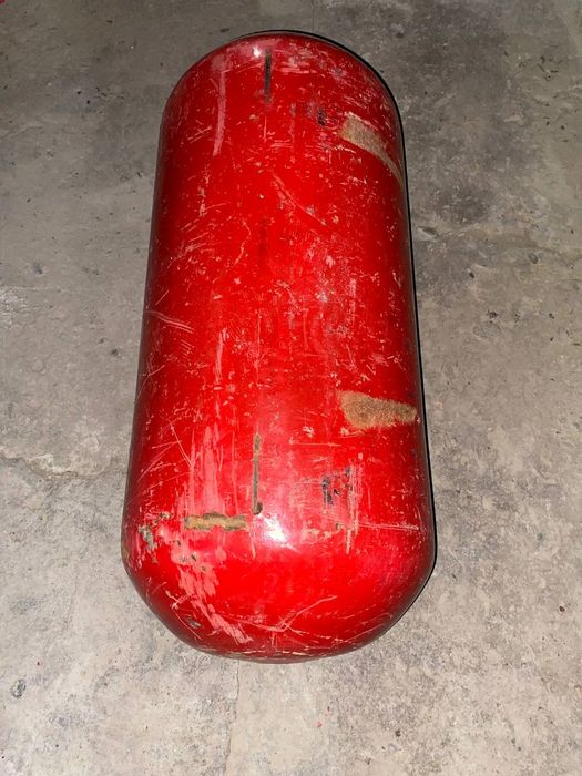 Продам газ балон 65 литр