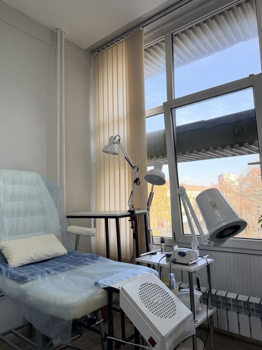 Сдам в аренду маникюрный стол