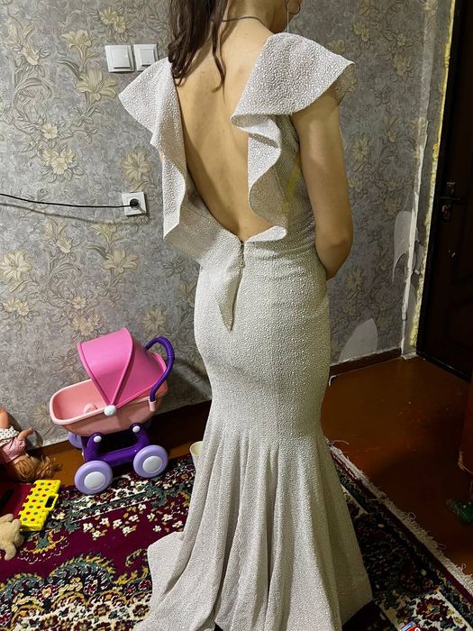 Вечернее женское платье