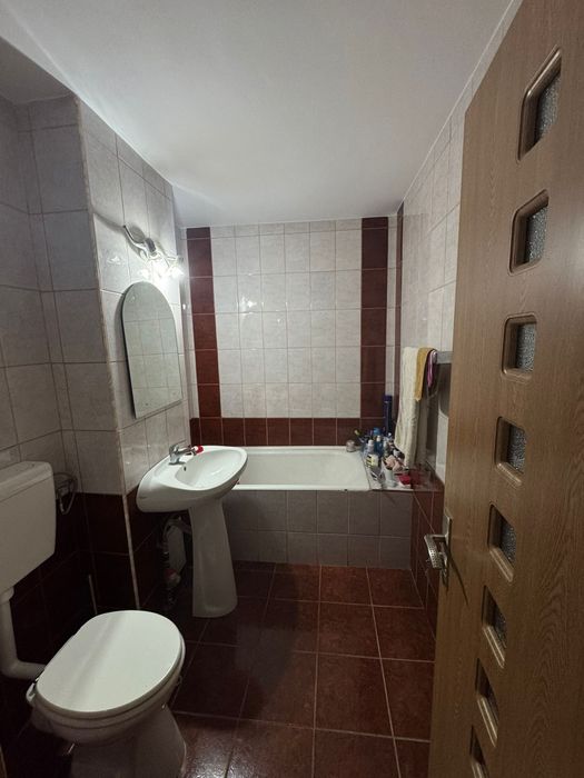 Vând apartament tip Pb 2 camere zona Rogerius