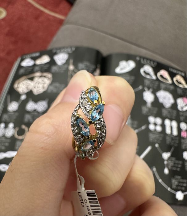 золотое кольцо с брилиантами