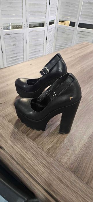 Високи обувки - черни, кожени