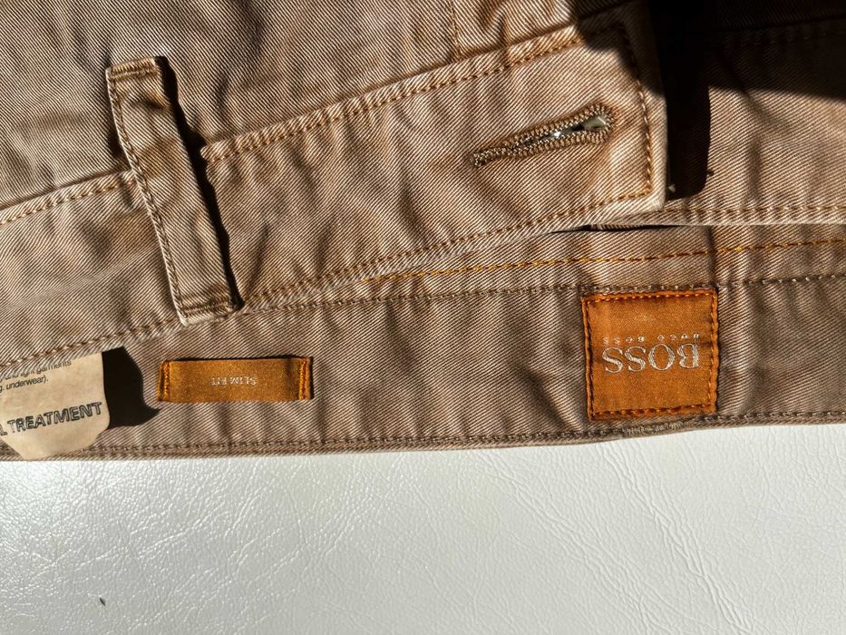 Pantaloni scurți HUGO BOSS – Slim Fit, Mărimea 54 (EU)