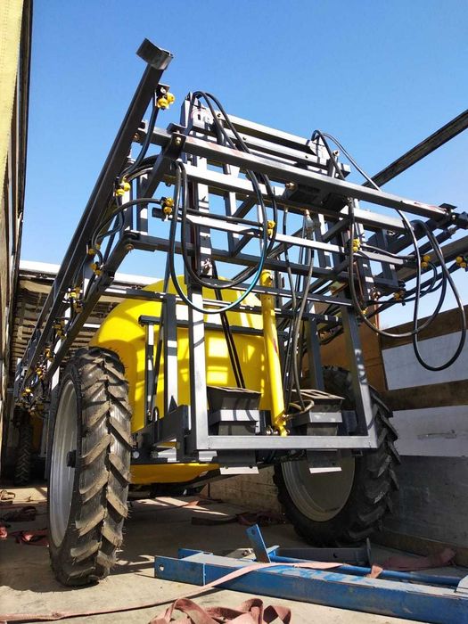 опрыскиватель 2500 литров 18 метров