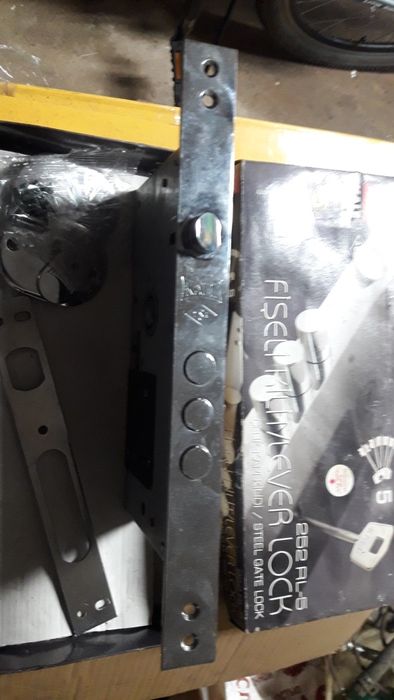 Продам дверной замок калле