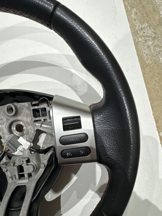 Nissan Note кожен волан Нисан Нот