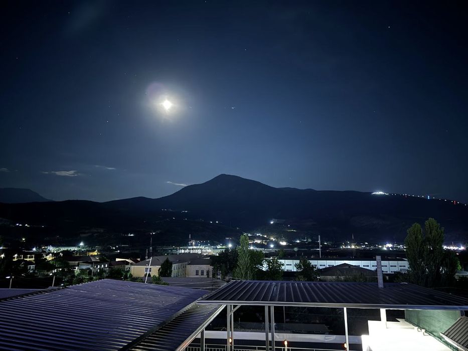 Продаётся Евро дача, на Чарваке 4-сотки