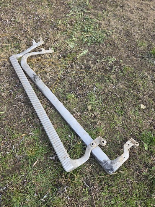 Trepte laterale pentru un Volvo XC90