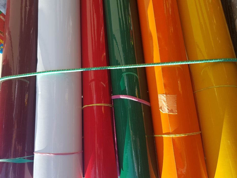 Auto colant folie oracal , negru mat , negru rosu lucios