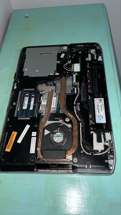 Лаптоп делл Е6520