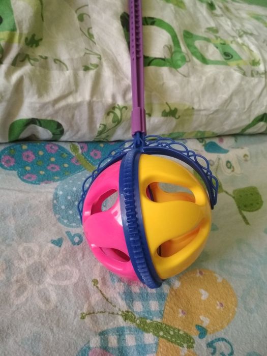 Детска раничка с подарък