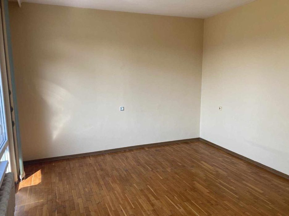 Дава се под наем Двустаен апартамент в Пловдив, Гагарин - 65 кв.м за 300 € - Снимка #2