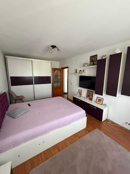 Apartament cu doua camere decomandat , mobilat si utilat