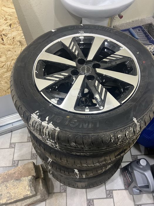 Byd E2 205/60/16 шына и балон $350