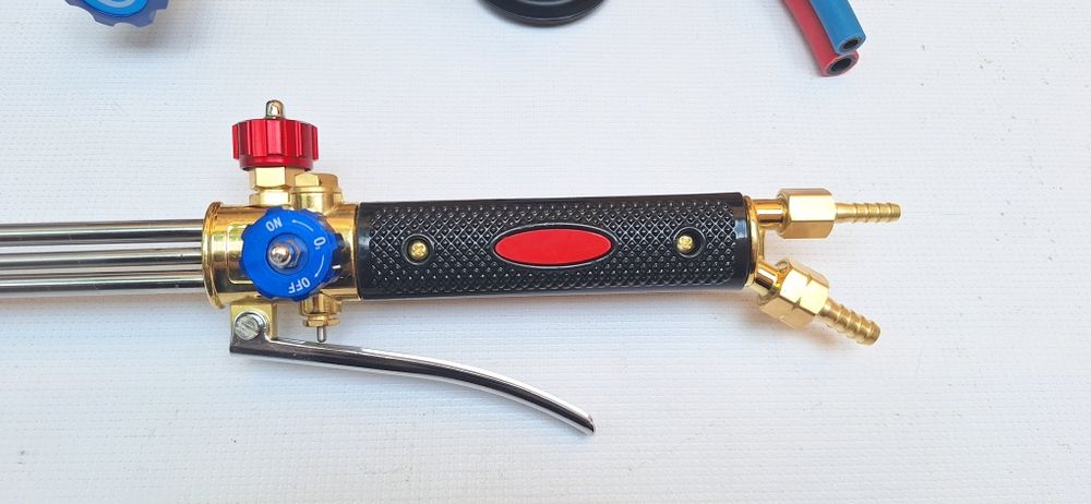 Резак, резаци с вградени клапани, маркучи, вентили, дюзи